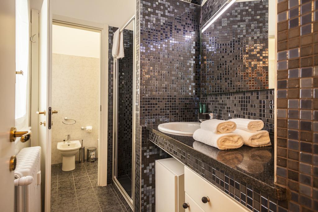Hemeras Boutique Homes - City Center Design Flats Мілан Екстер'єр фото