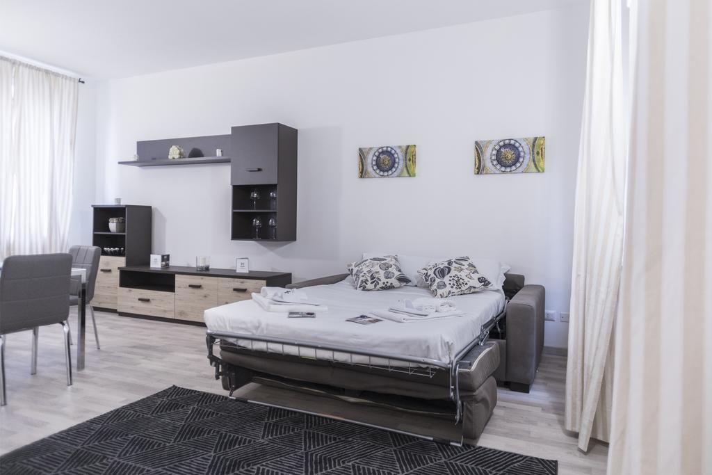 Hemeras Boutique Homes - City Center Design Flats Мілан Екстер'єр фото